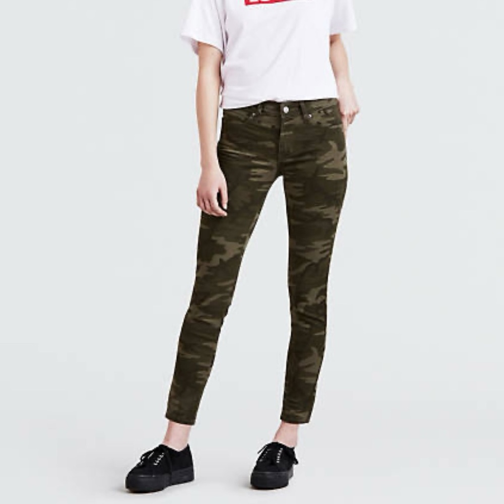 Levi’s 711 Camo Crop Green Skinny Jeans Size 29